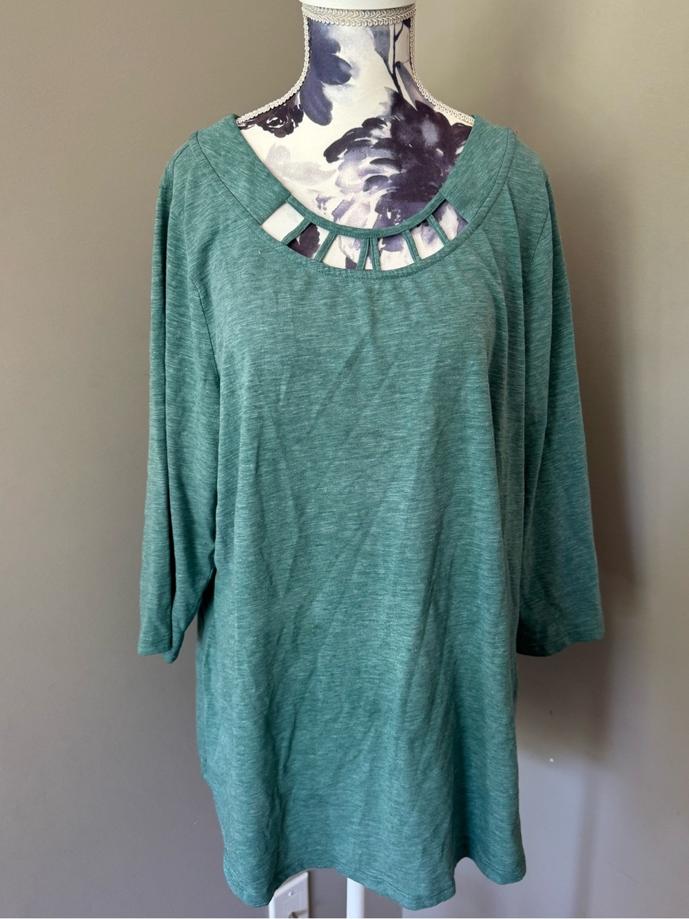 Women's Heather Teal Cutout Scoop Neck Long Sleeve Top